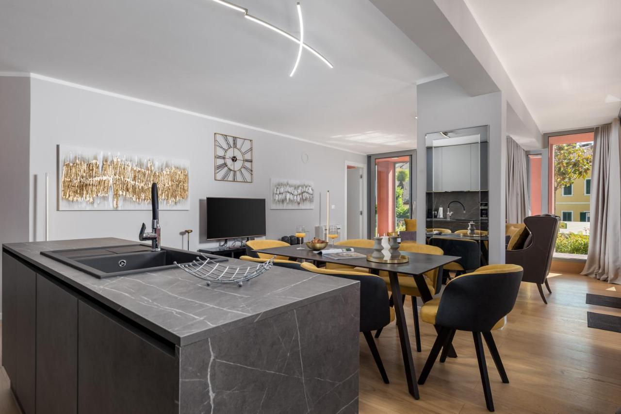 אופטיה Luxury City Center Apartment -50M To The Sea מראה חיצוני תמונה