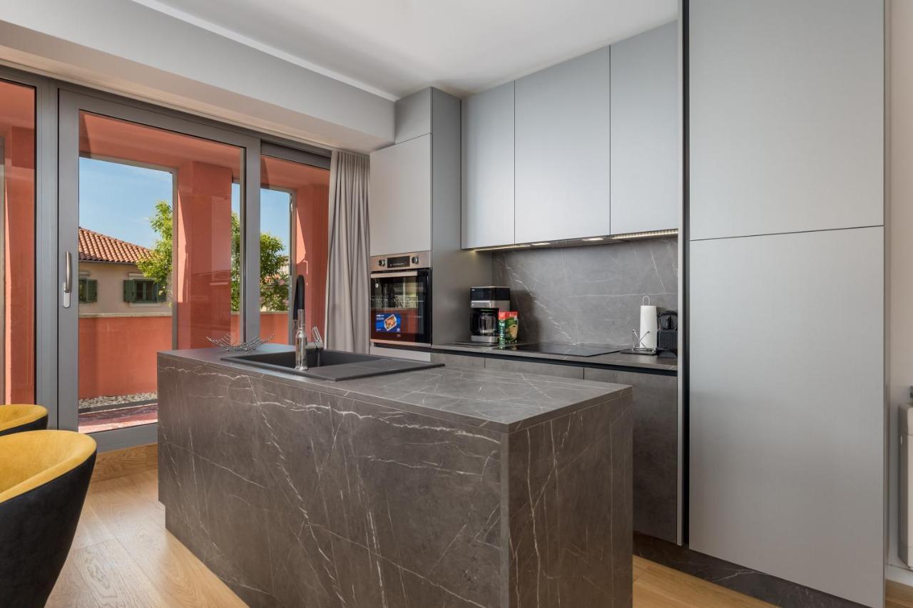 אופטיה Luxury City Center Apartment -50M To The Sea מראה חיצוני תמונה